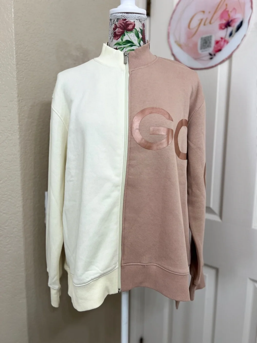SDMOVE Two-Tone Zip Front Sweatshirt in Cream & Dusty Rose